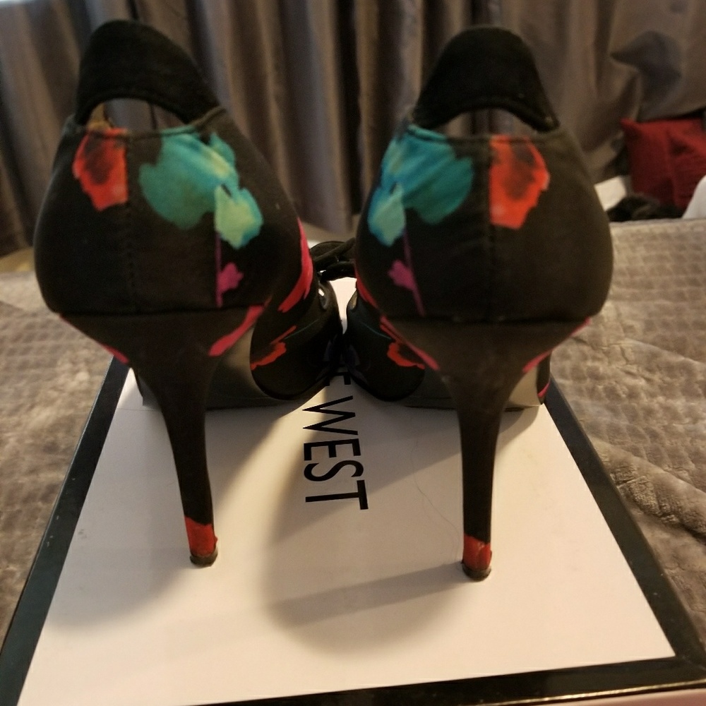 Peep toe pump - Picture 4 of 4